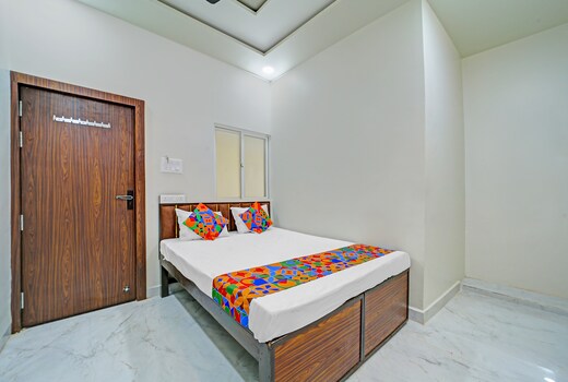 FabHotel Bharti Palace