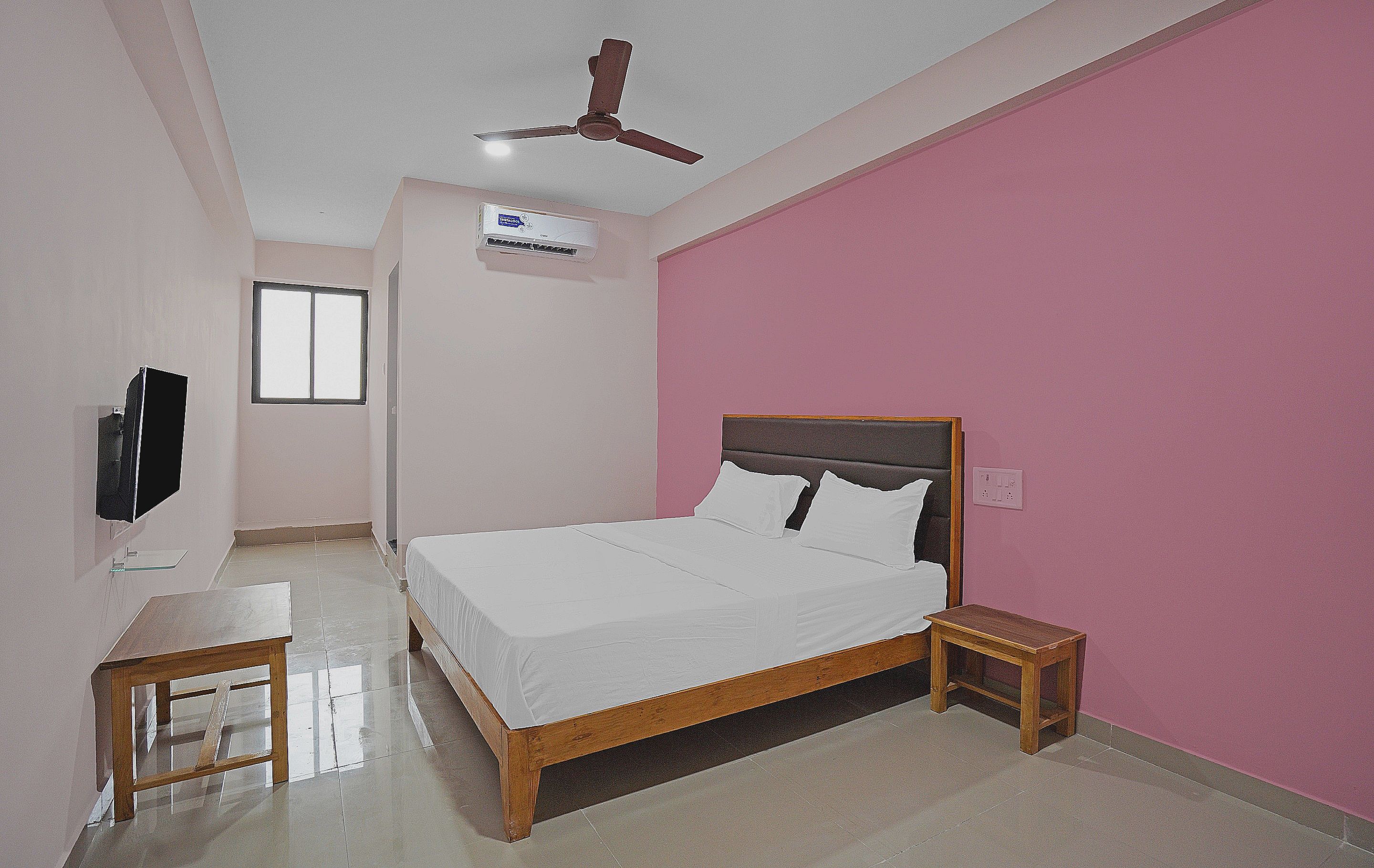 Hotel O Anant - Tap to explore photos
