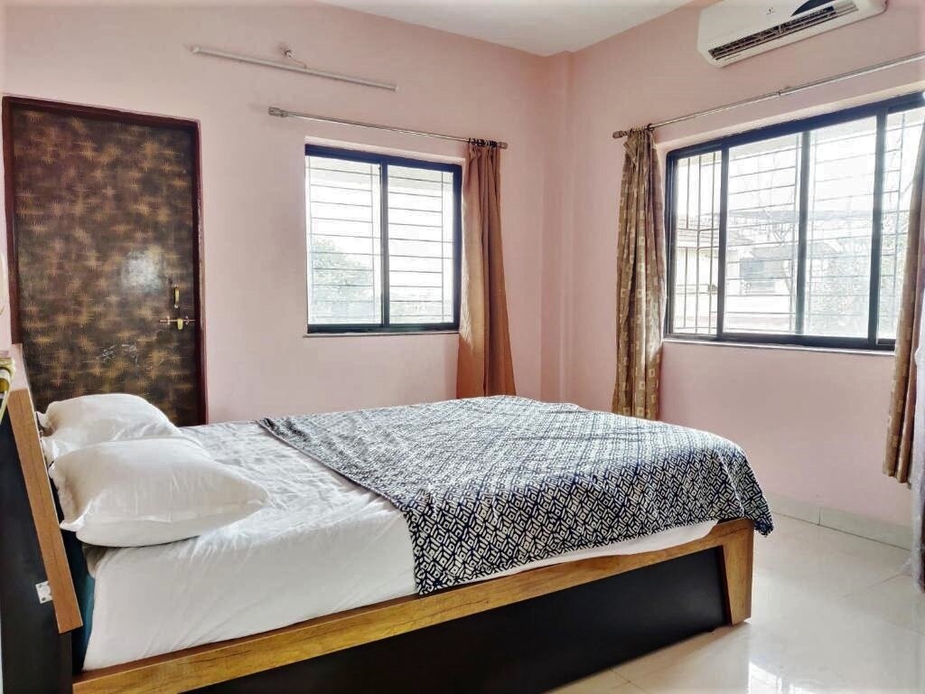 Sky Mount Suite 2BHK Apartment with Jacuzzi - Tap to explore photos