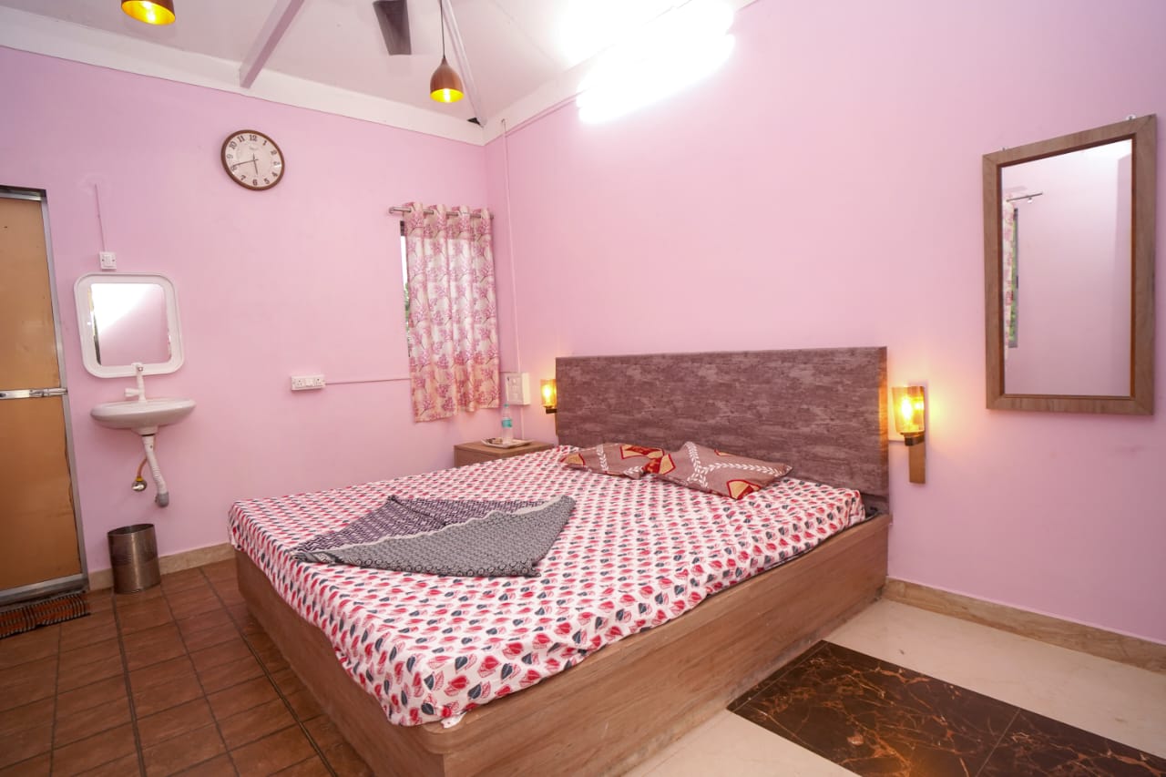 King Bed Room with No View 1