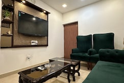 Yd homestay, Noida