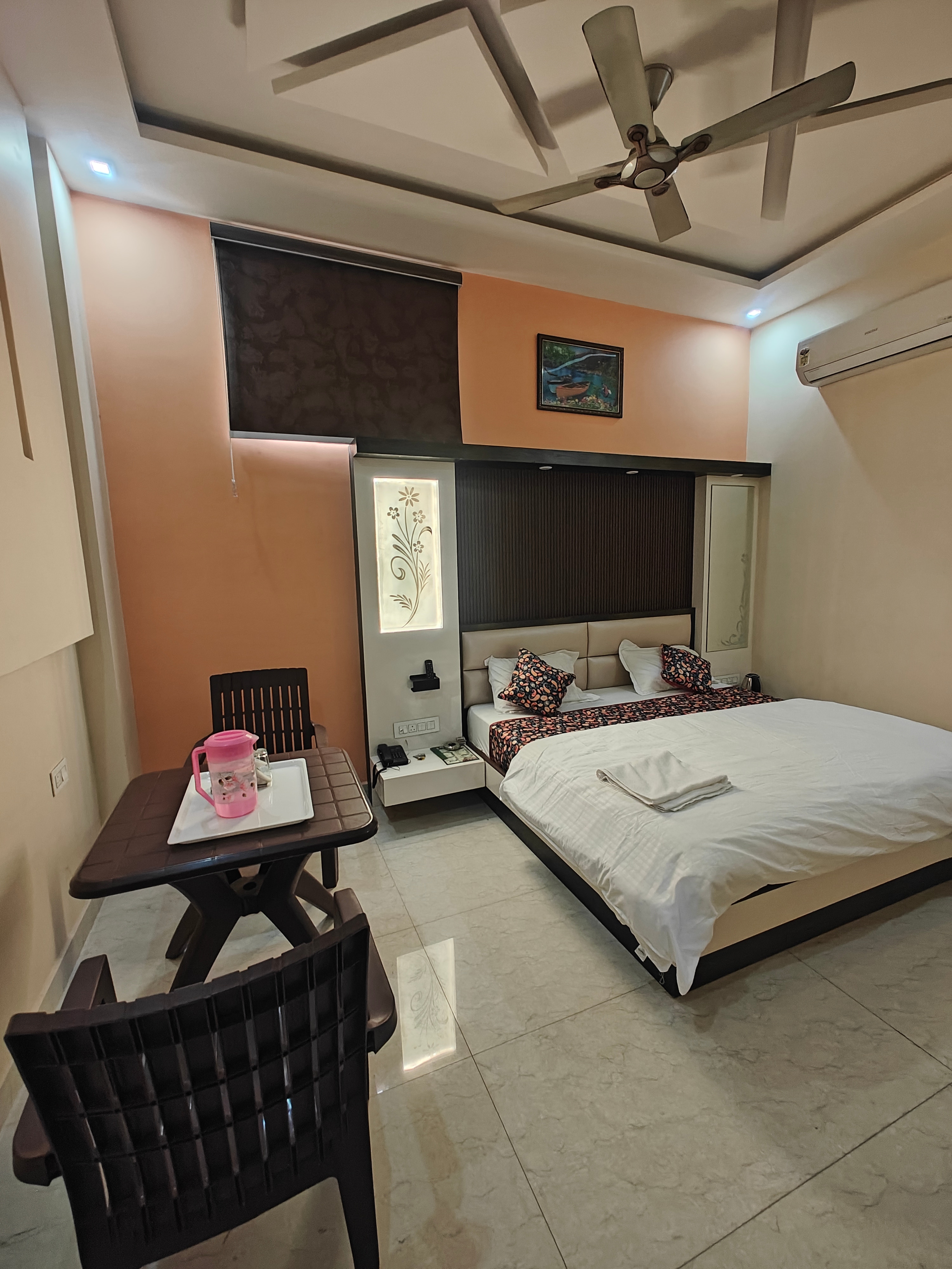 Hotel Pink City - Tap to explore photos