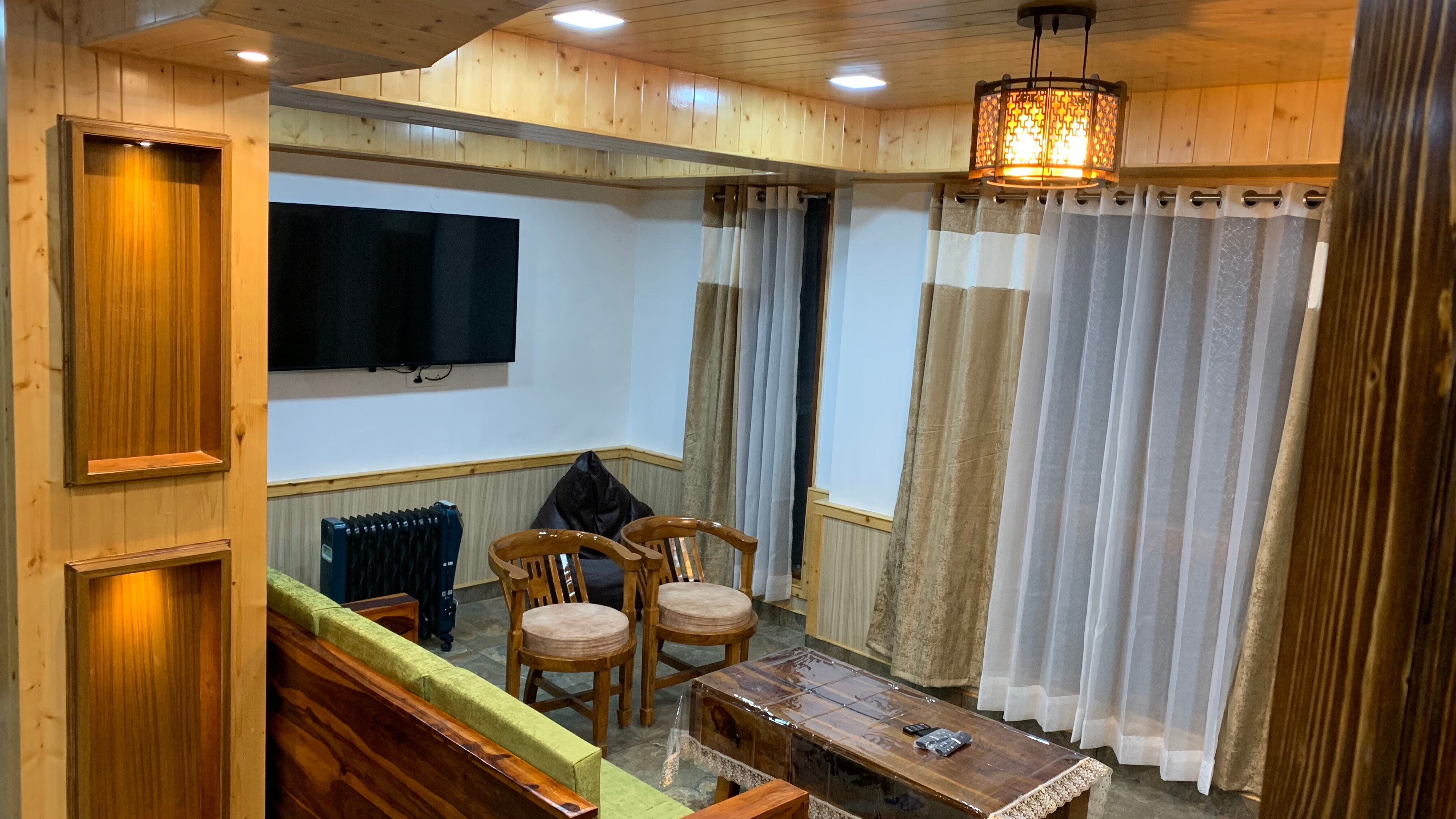 Sthitpragya B&B - Tap to explore photos