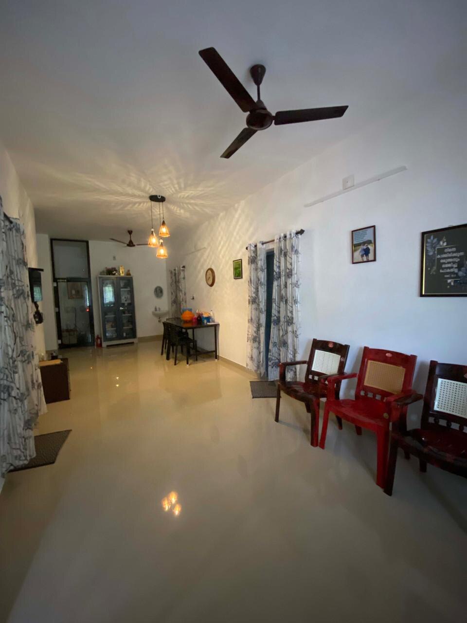 DD Home Stay - Tap to explore photos