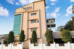 Hotel Meera Regency, Khed