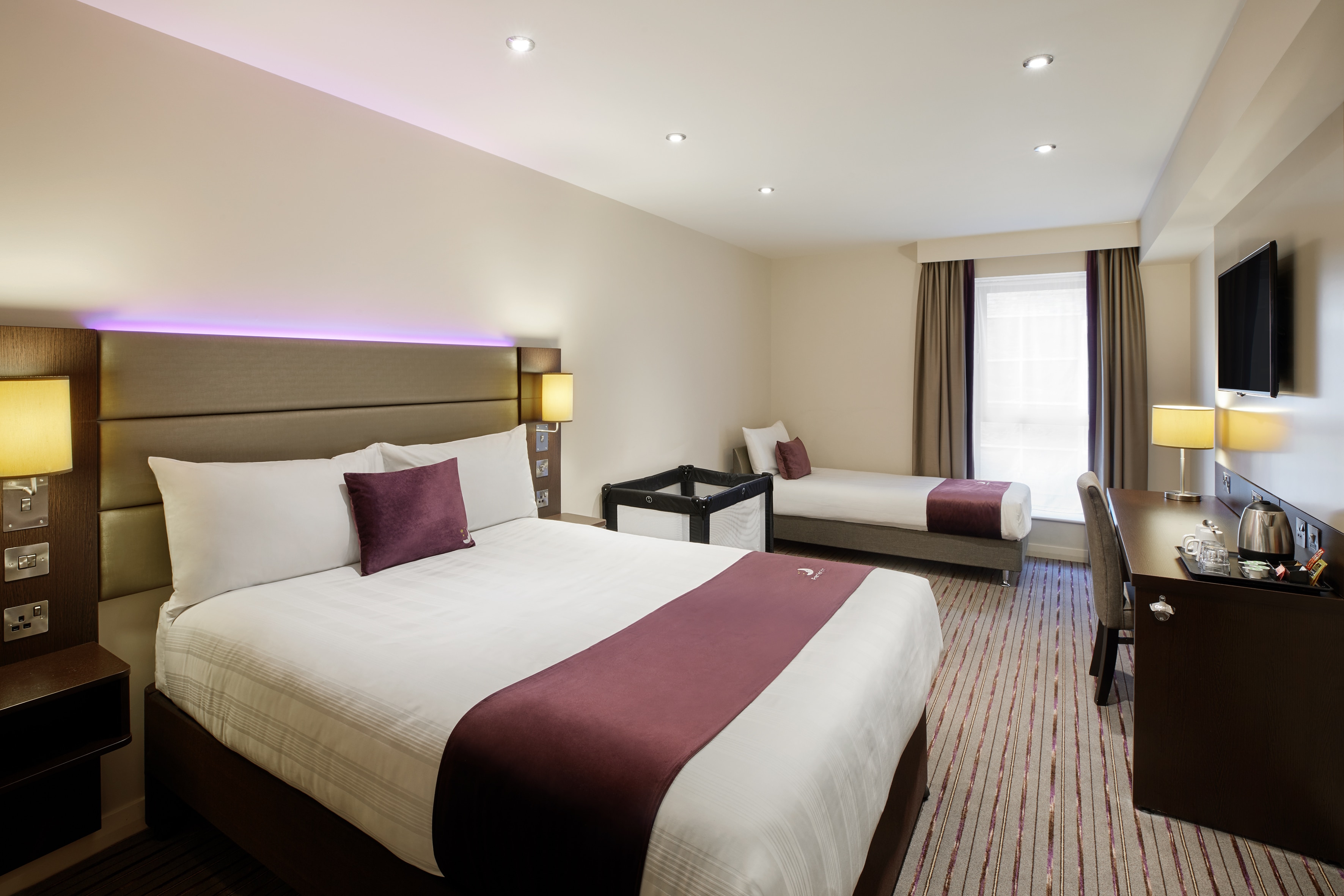 Premier Inn Edinburgh Park (Airport) - Tap to explore photos