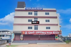 Hotel O Bluemoon, Mulug