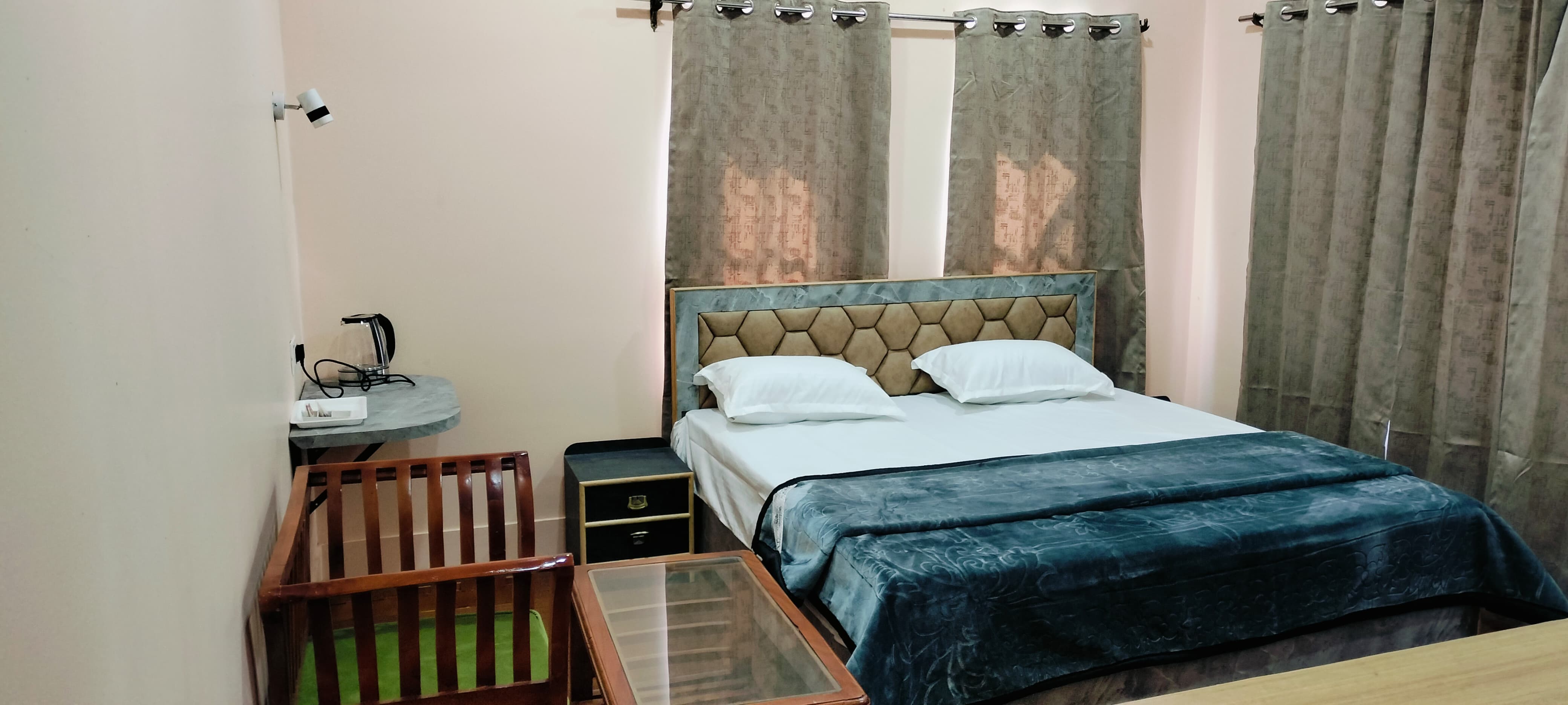 KHAATTZ Curated Homestays - Tap to explore photos