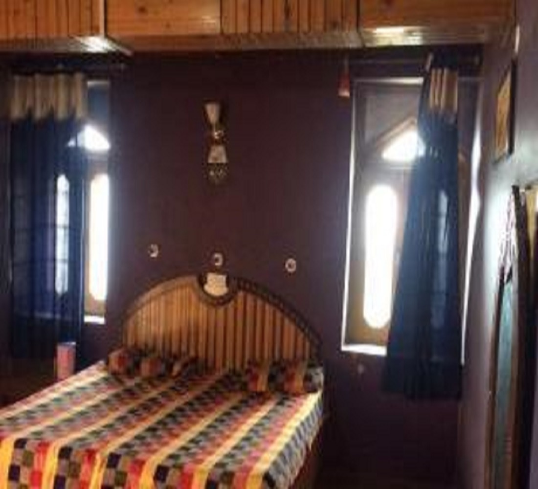 Sky Heights Homestay - Tap to explore photos