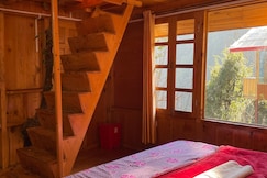 Majestic Heights Duplex Treehouse, Jibhi