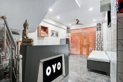 Hotel O Keshav Guest House Dabri More, Delhi