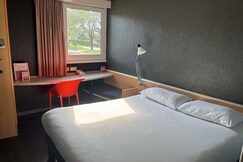 Ibis Lorient-Caudan, Morbihan