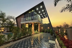 3BHK StayWillas the angle house with Pvt Pool, Lonavala