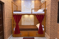 The Mud Heaven Dorms, Varanasi
