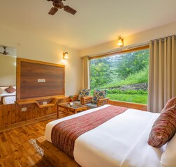 Deluxe Room with Mountain View
