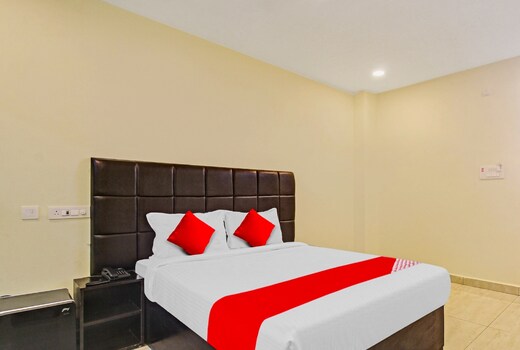 Super Hotel O Lakshmi Royal Inn