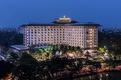 Chatrium Hotel Royal Lake Yangon, Yangon