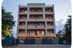 D Nest Stays Luxury 1bhk Netflix Candle night, Gurgaon