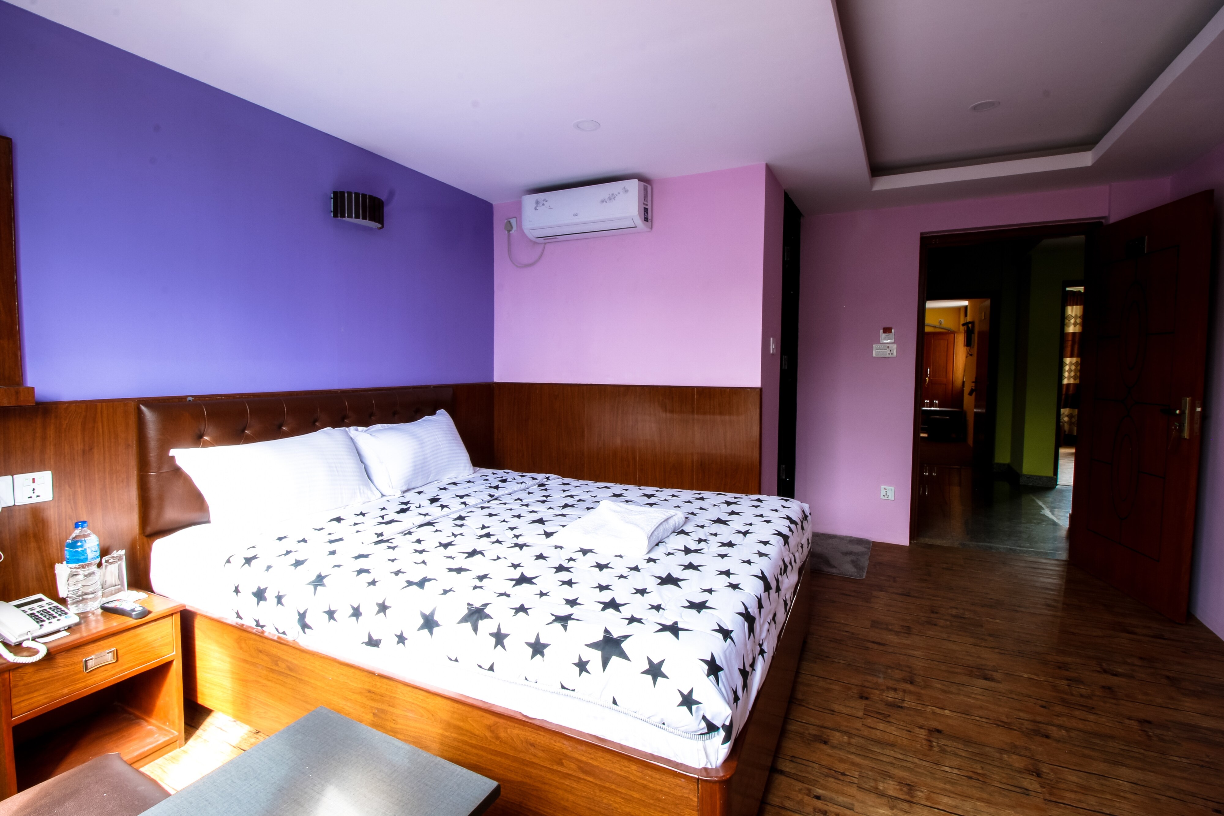 Everest Holiday Inn Kathmandu Get Flat Inr 232 Off - 