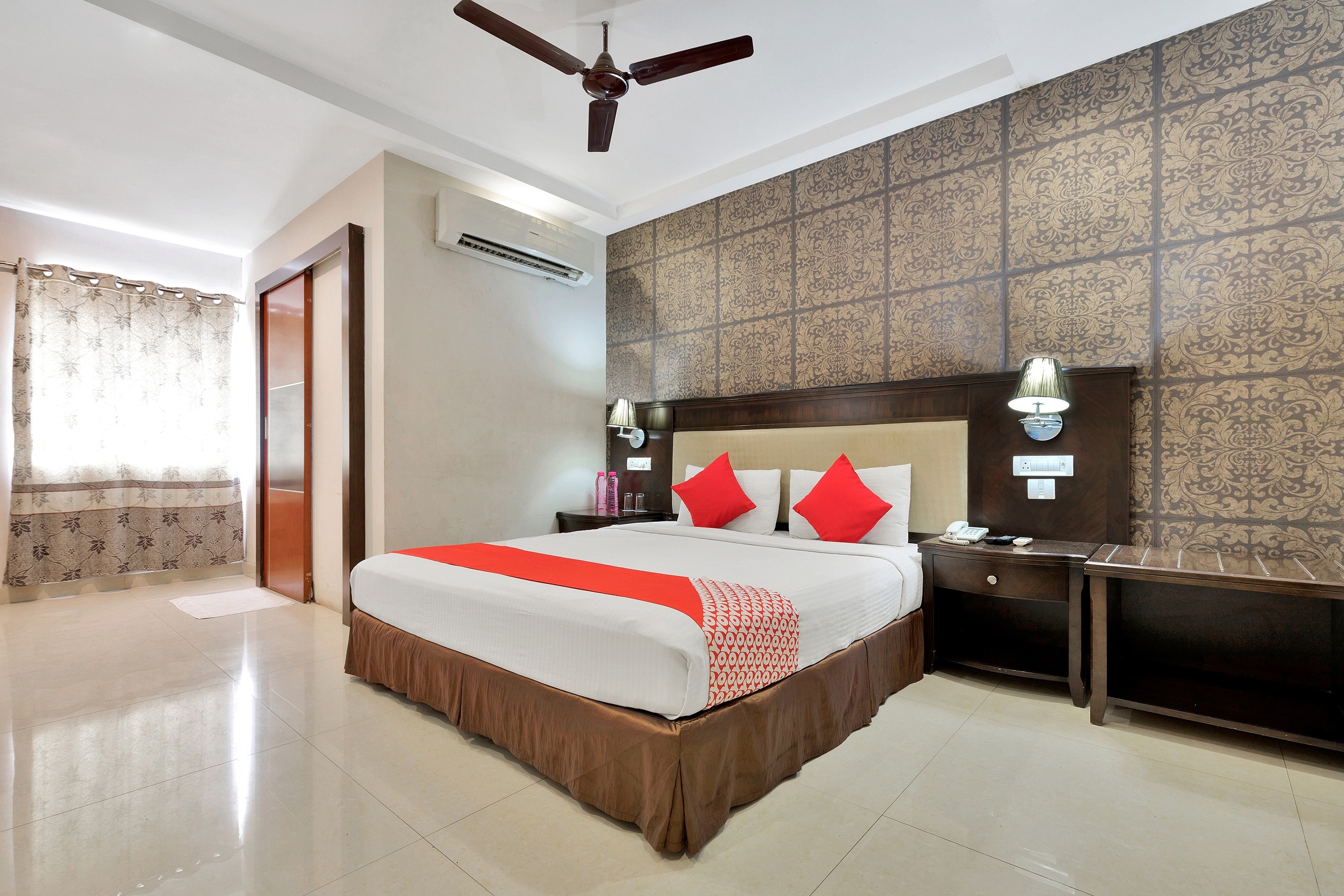 Super Capital O Rudra Grand Near Kondapur x Road - Tap to explore photos