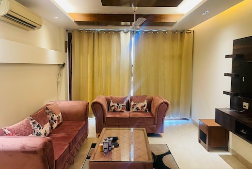 Fortune home service apartment 4 bhk D163 Saket
