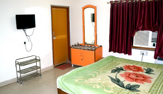 HOTEL APOORV