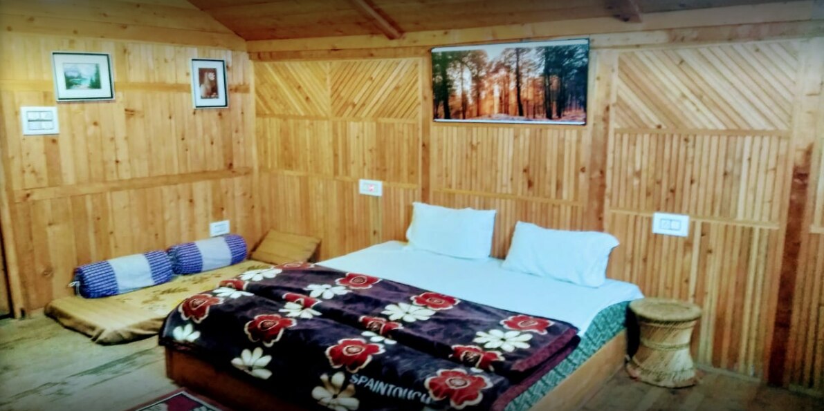 Latoda Hut And Pine Wood Cottage Best Rates On Jibhi Hotel Deals Reviews Photos