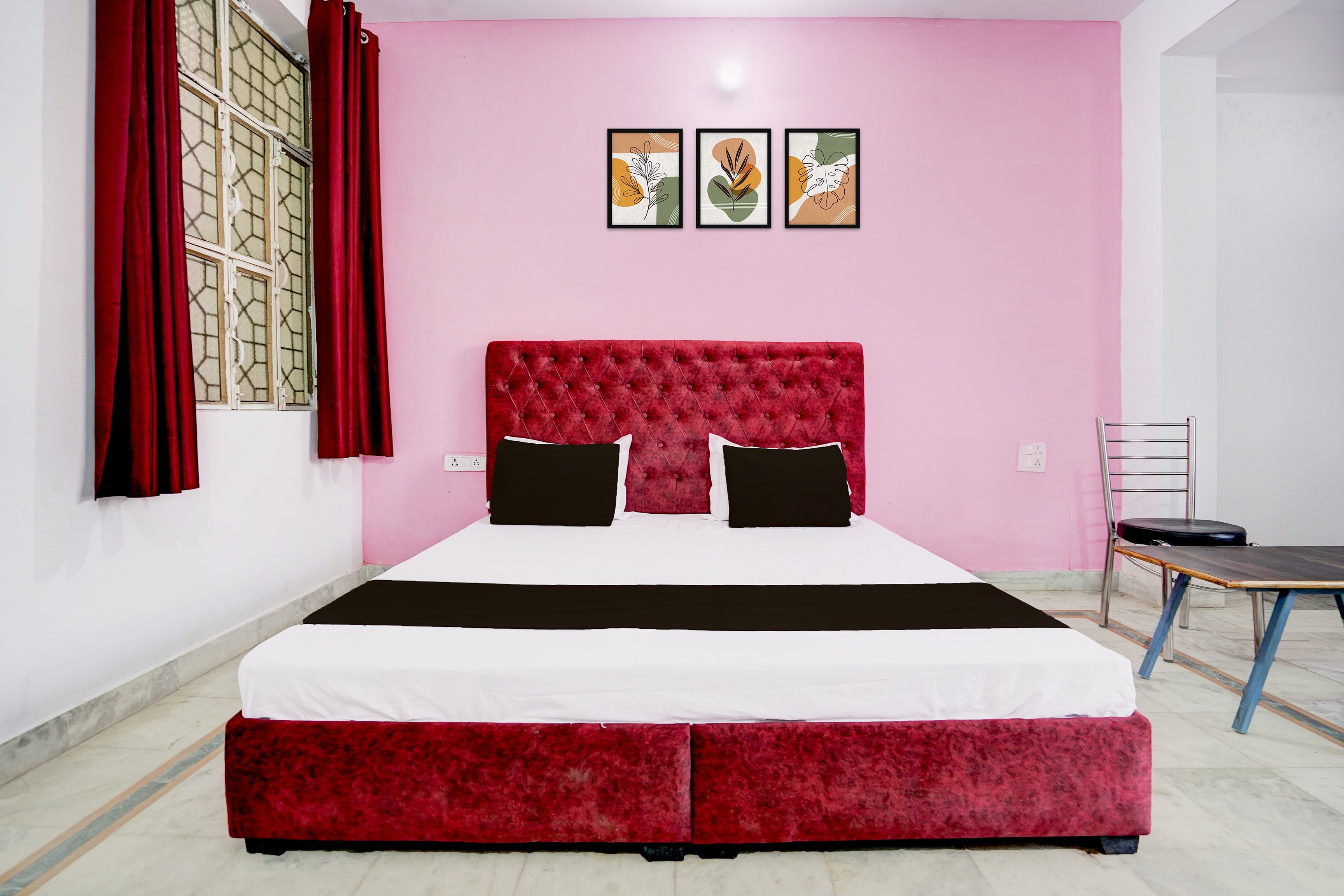 Hotel O Anmol UP70 - Tap to explore photos