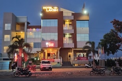 HOTEL LAKSH  LODGEING & BORDING, Bagalkot