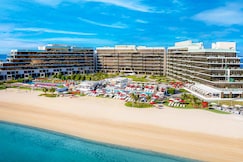 Th8 Palm Dubai Beach Resort Vignette Collection, Dubai