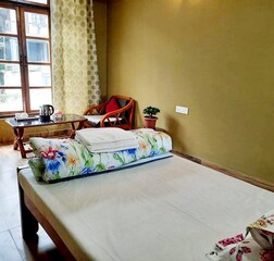 Double Bedroom with Mountain View