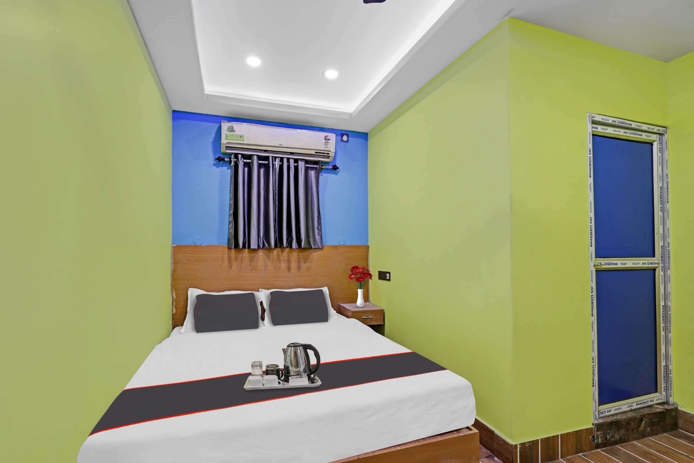 Hotel Trendz Stay - Tap to explore photos