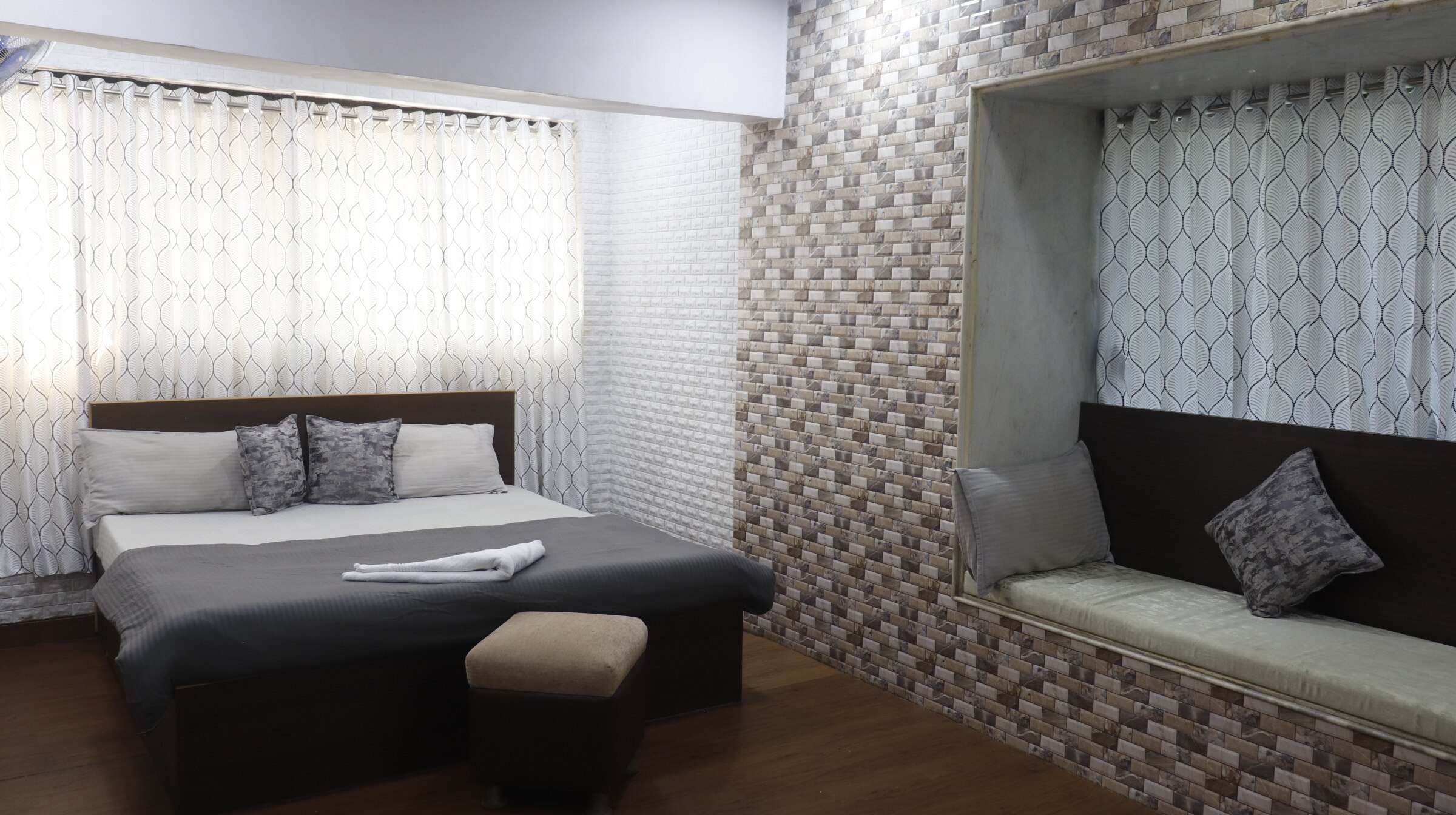 Privy Stays Krutali 3 BHK Holiday Home - Tap to explore photos