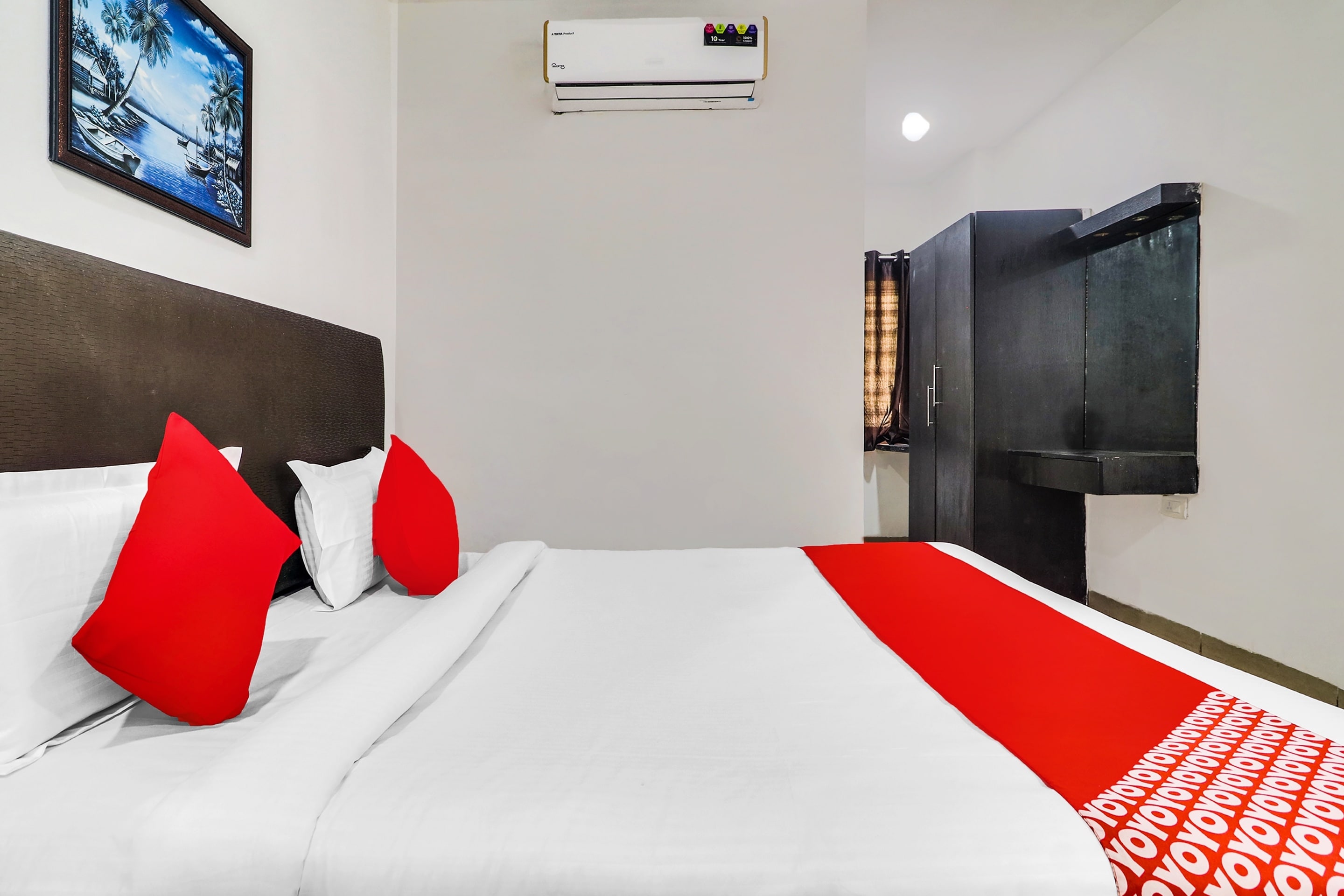 Hotel O Qualia Hotel Dilsukhnagar Near Dilsukhnagar Metro Station - Tap to explore photos