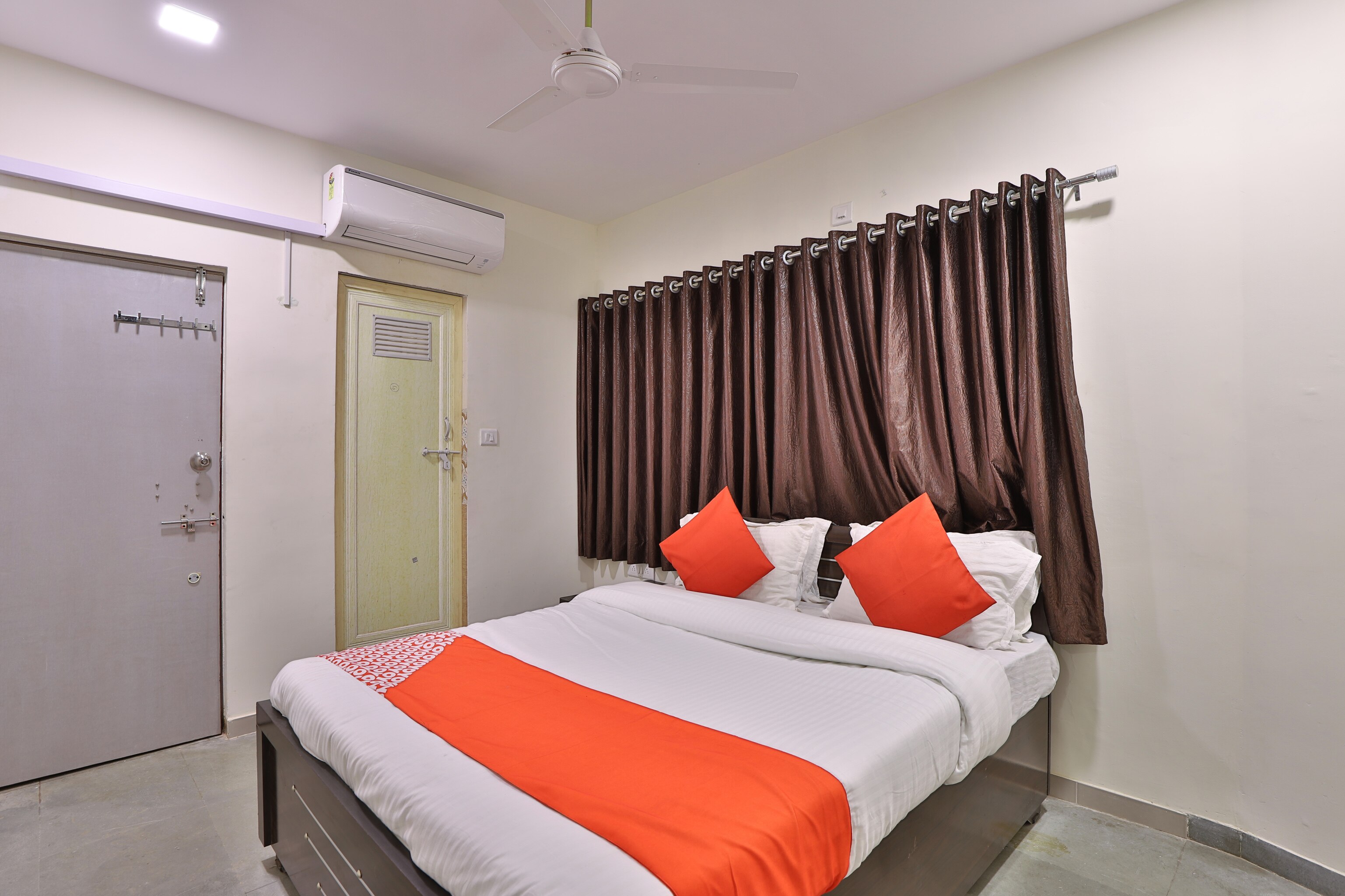 Hotel O New Suryam - Tap to explore photos