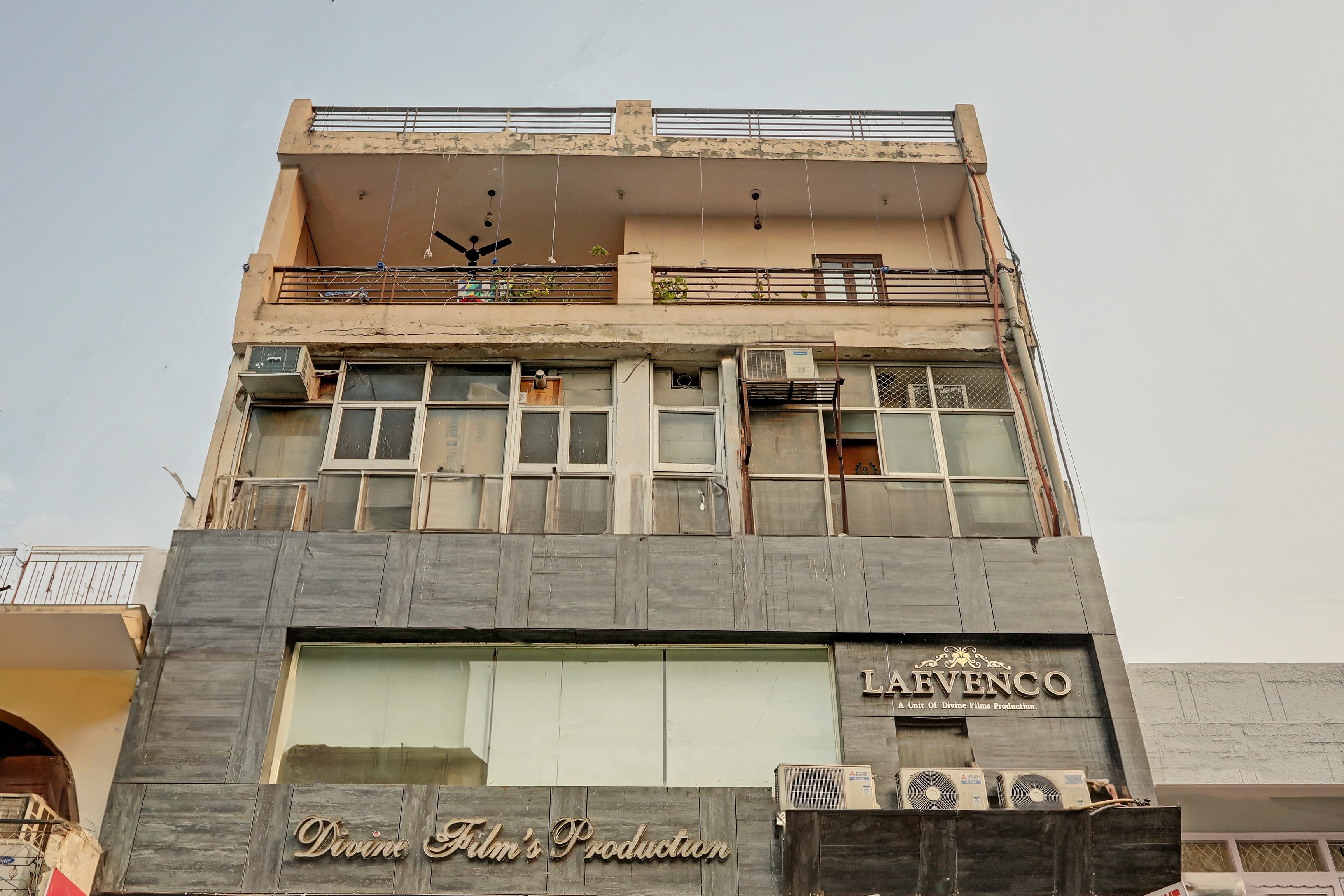 Hotel O Kanak palace - Tap to explore photos