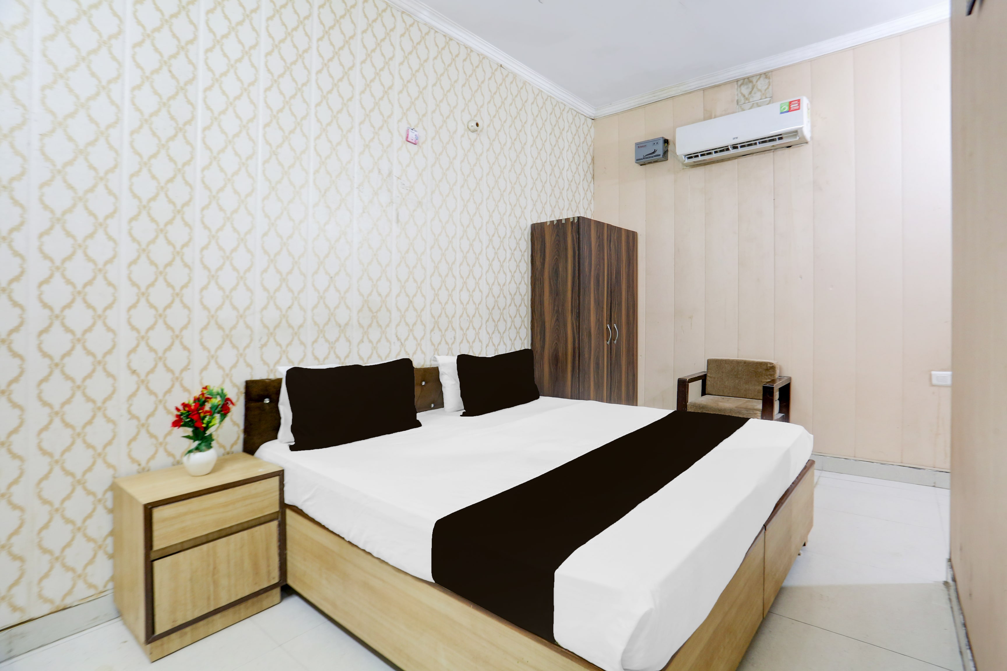 SPOT ON Hotel Umang - Tap to explore photos