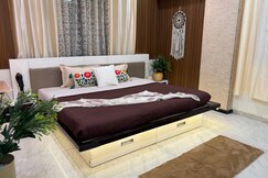 Homly Stays 4BHK Apartment Saket, Indore