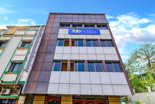 FabHotel Crown Plaza Near Birsa Munda Airport