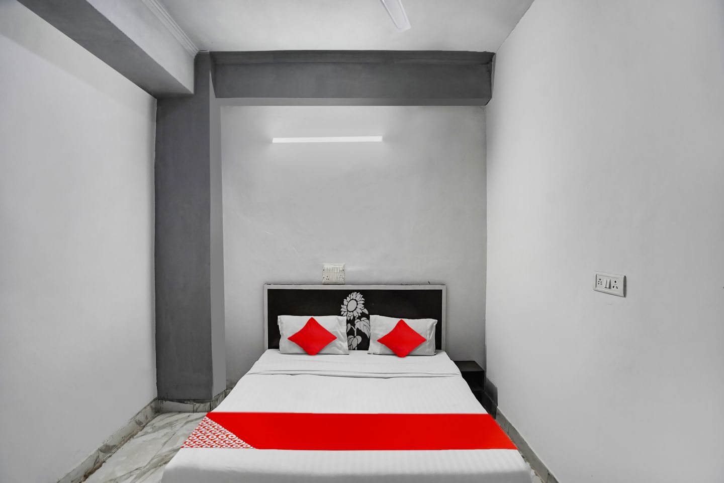 Hotel O 813684 Hotel Jai Shree - Tap to explore photos