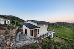 Wattle Grove 2 BR Luxury Wooden Villa, Kotagiri