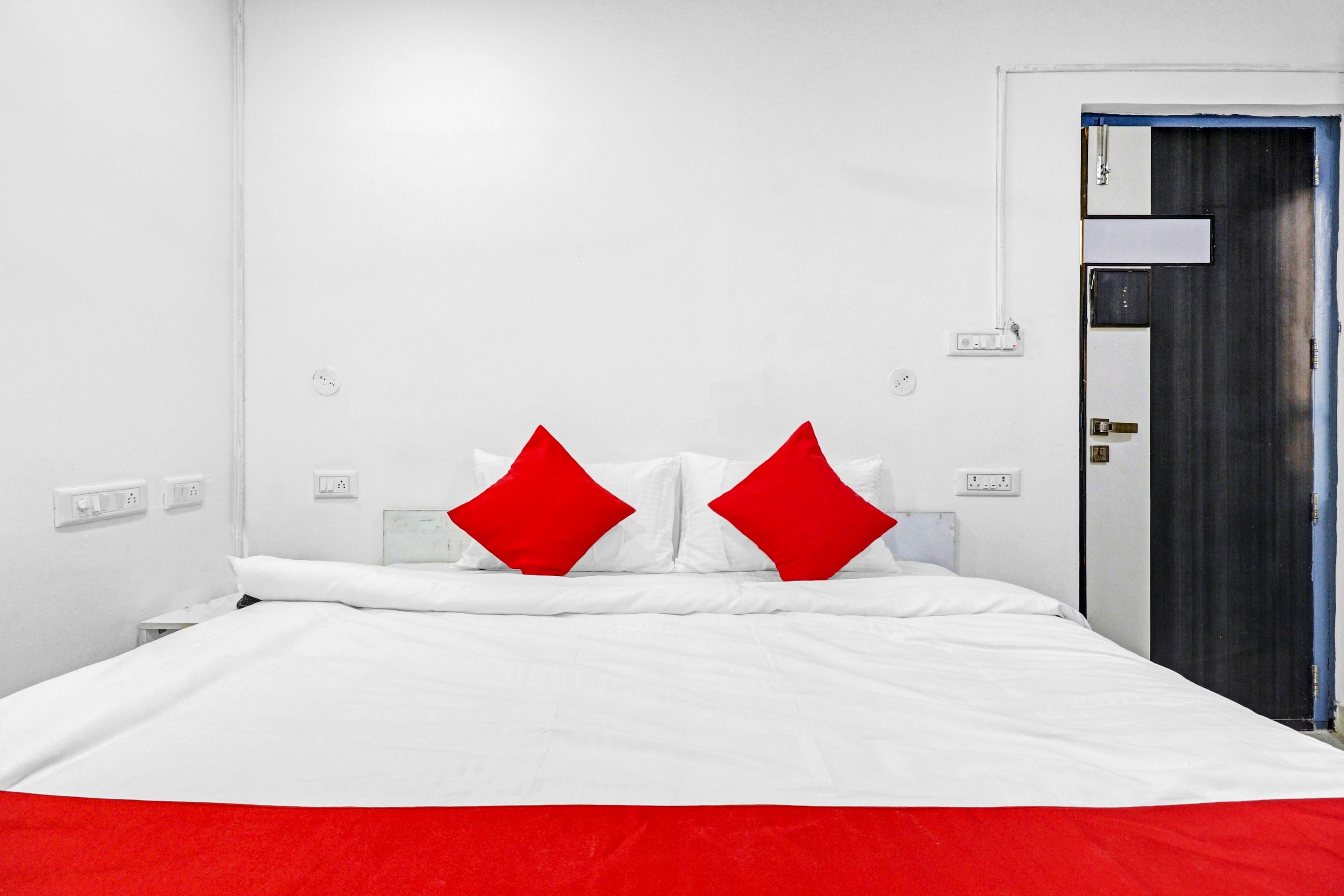 Hotel O Maple In Suites - Tap to explore photos