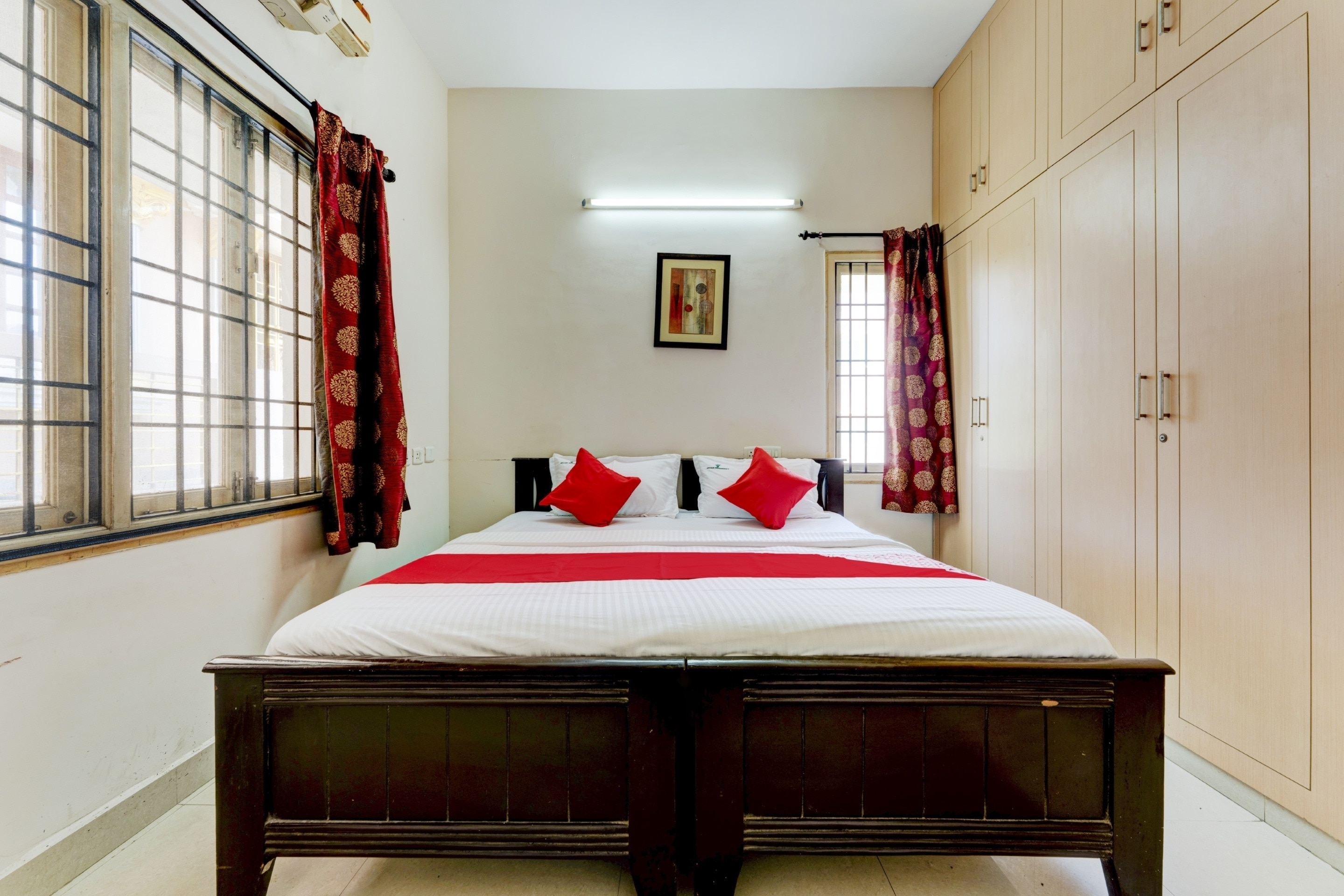 Hotel O J2 Service Apartment - Tap to explore photos