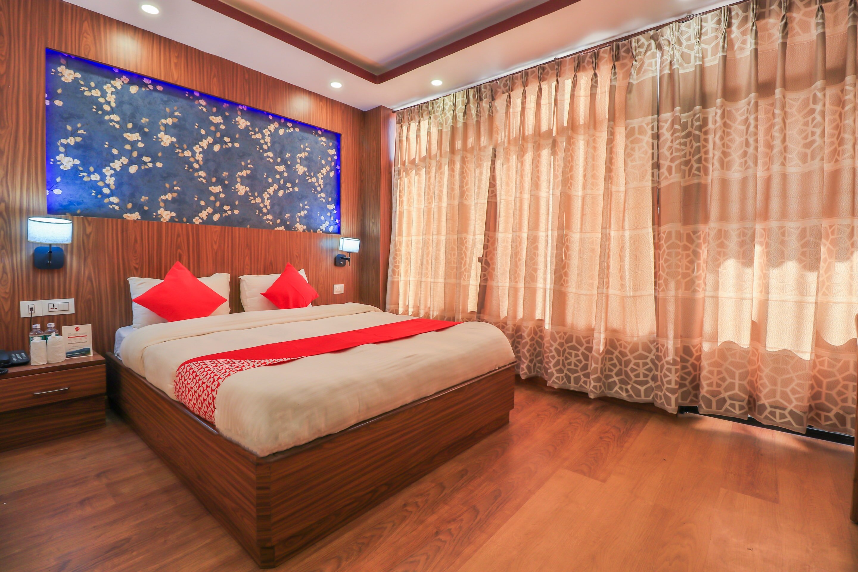 OYO 676 Hotel Maalaxmi Inn - Tap to explore photos