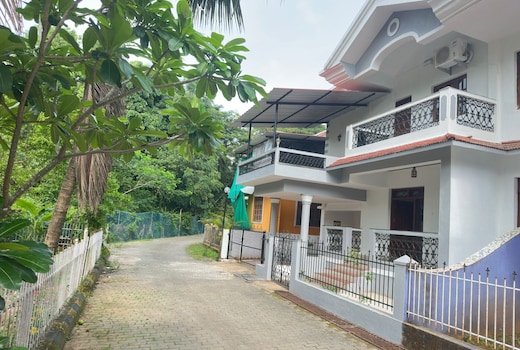 Backpacker s hostel Goa just  500 Per person