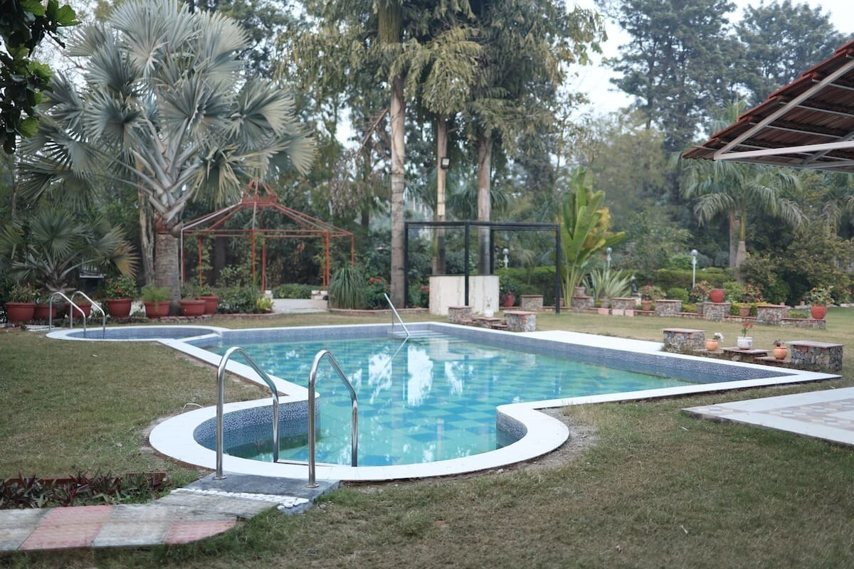 5 Bedroom Resort with Pool - Tap to explore photos