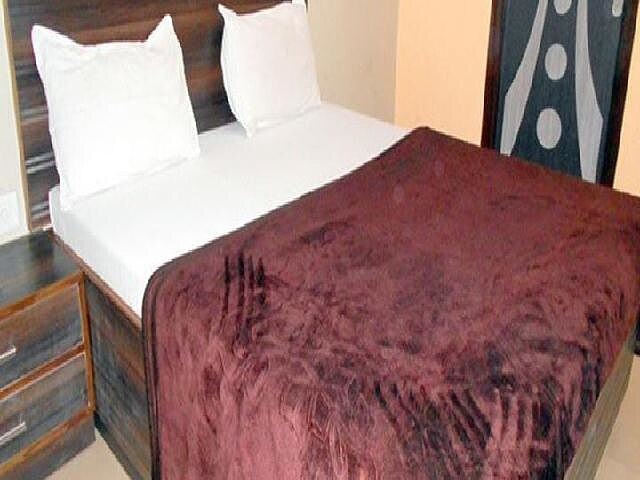 Hotel Mansarovar Muskan - Tap to explore photos
