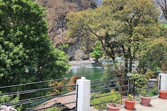 Manohar Guest House | Lake View, Nainital