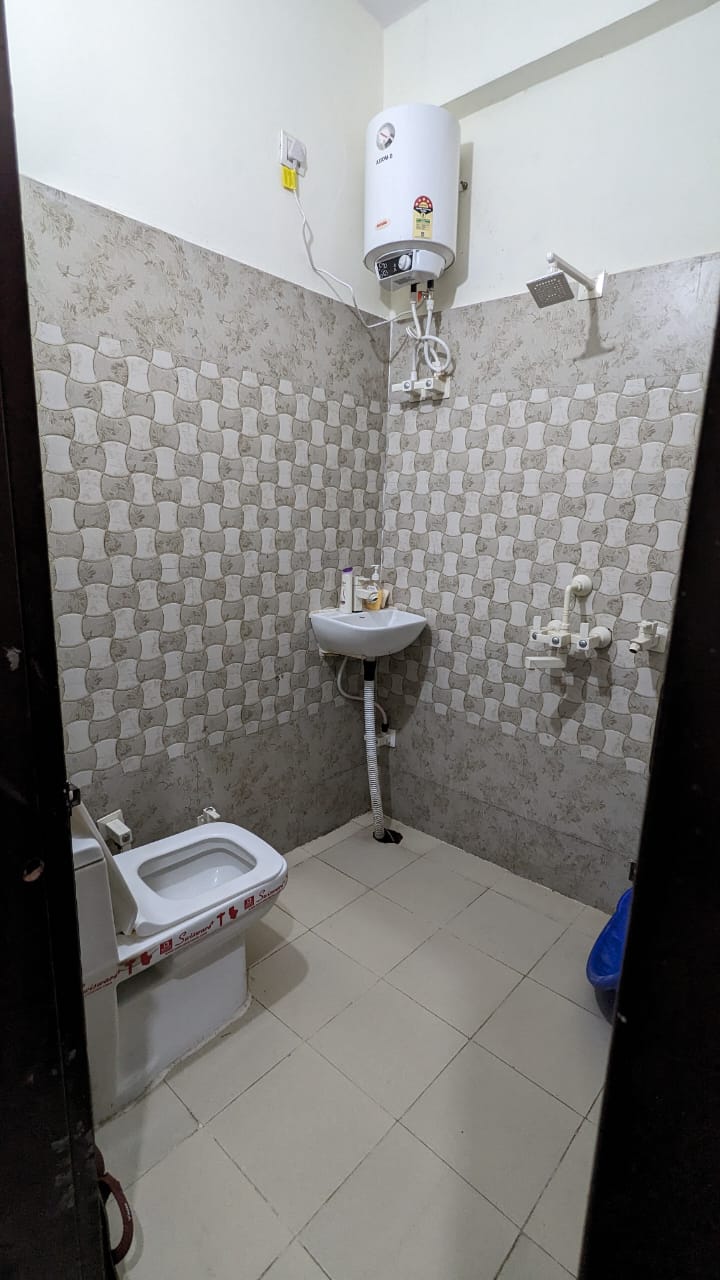Kartik homestay with kitchen - Tap to explore photos