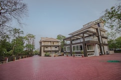 Spacious 2BHK Apartment with Pool Anjuna  Vagator, Goa